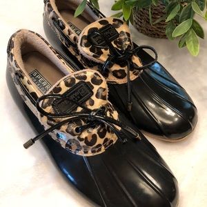 Rain shoes in excellent condition.